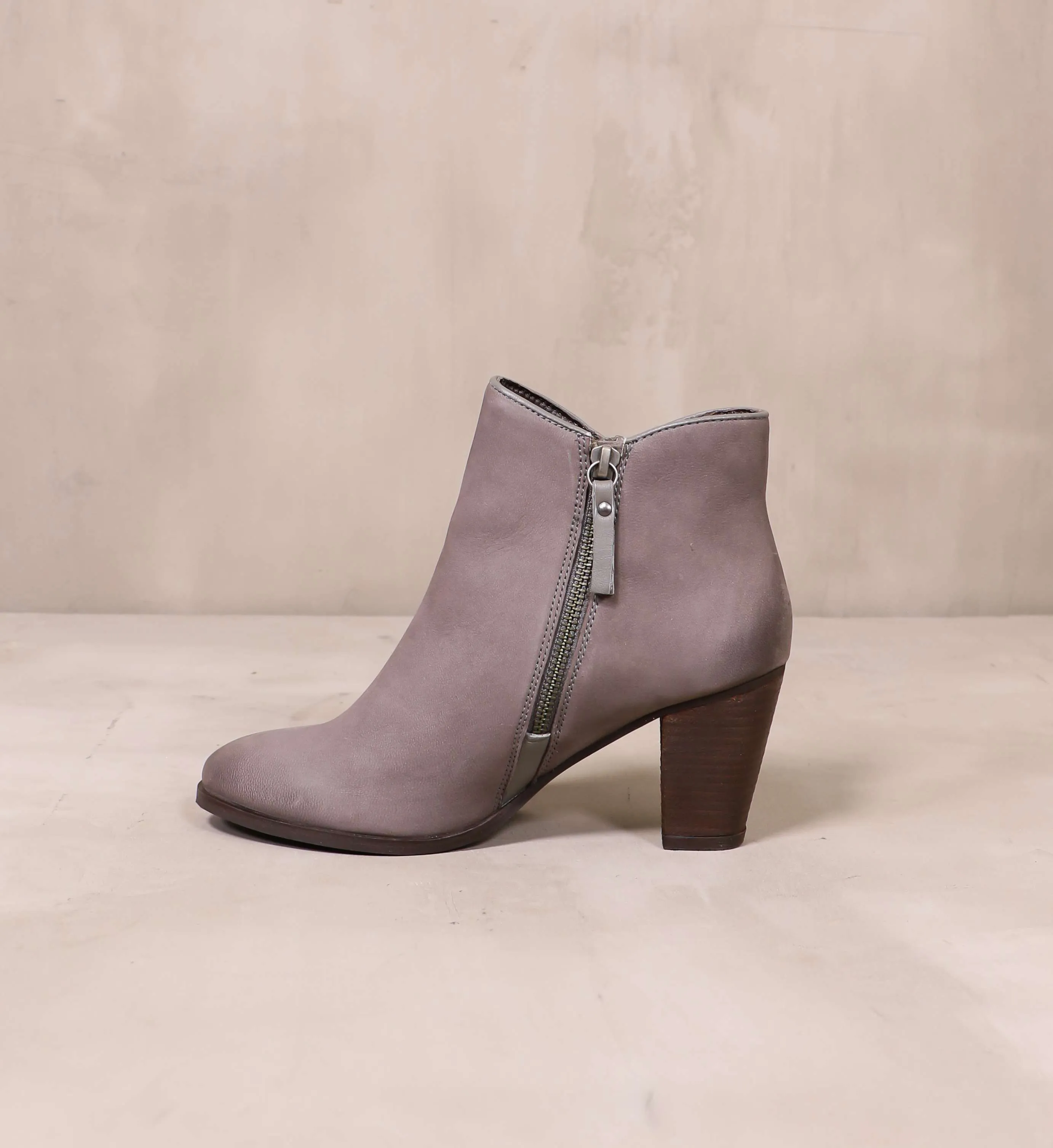 HEART ZIPS A BEAT BOOTIE