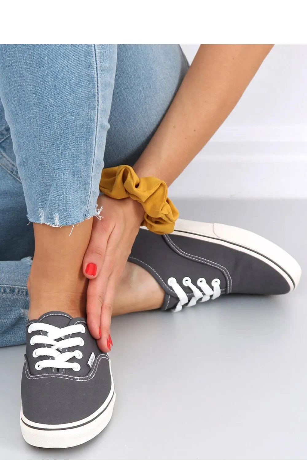 Sneakers model 162418 Inello