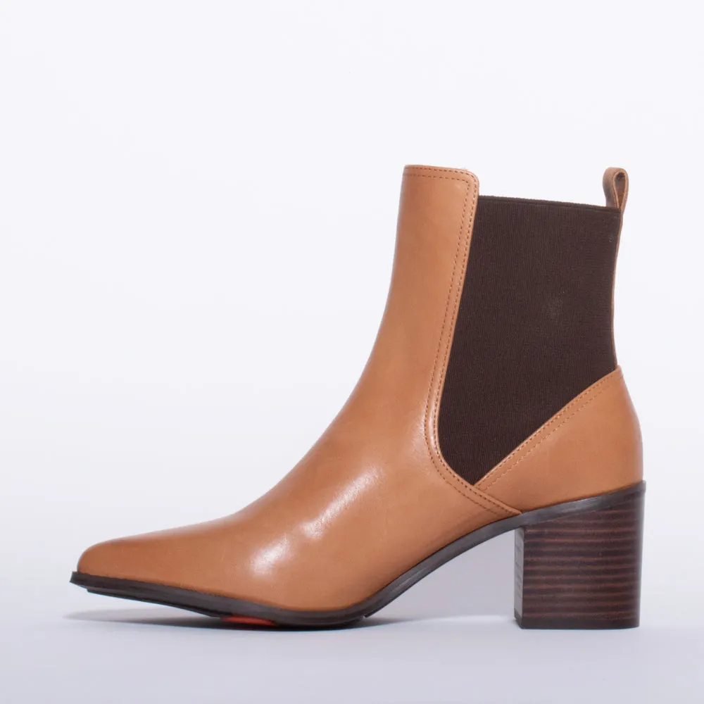 Vala Tan Boot